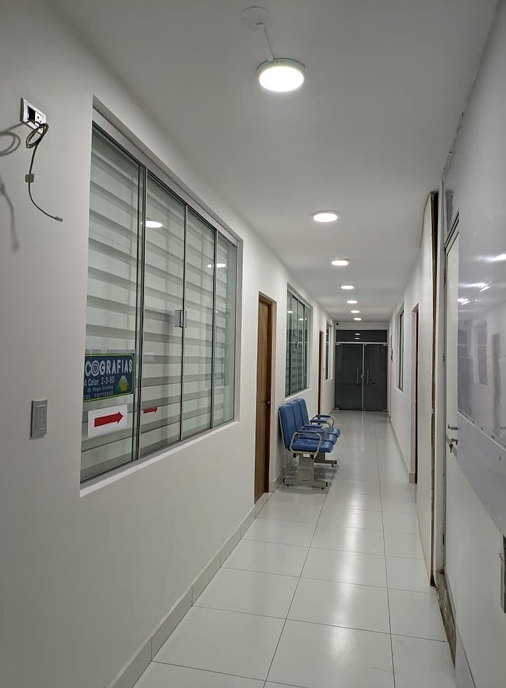 Pasillo de consultorios
