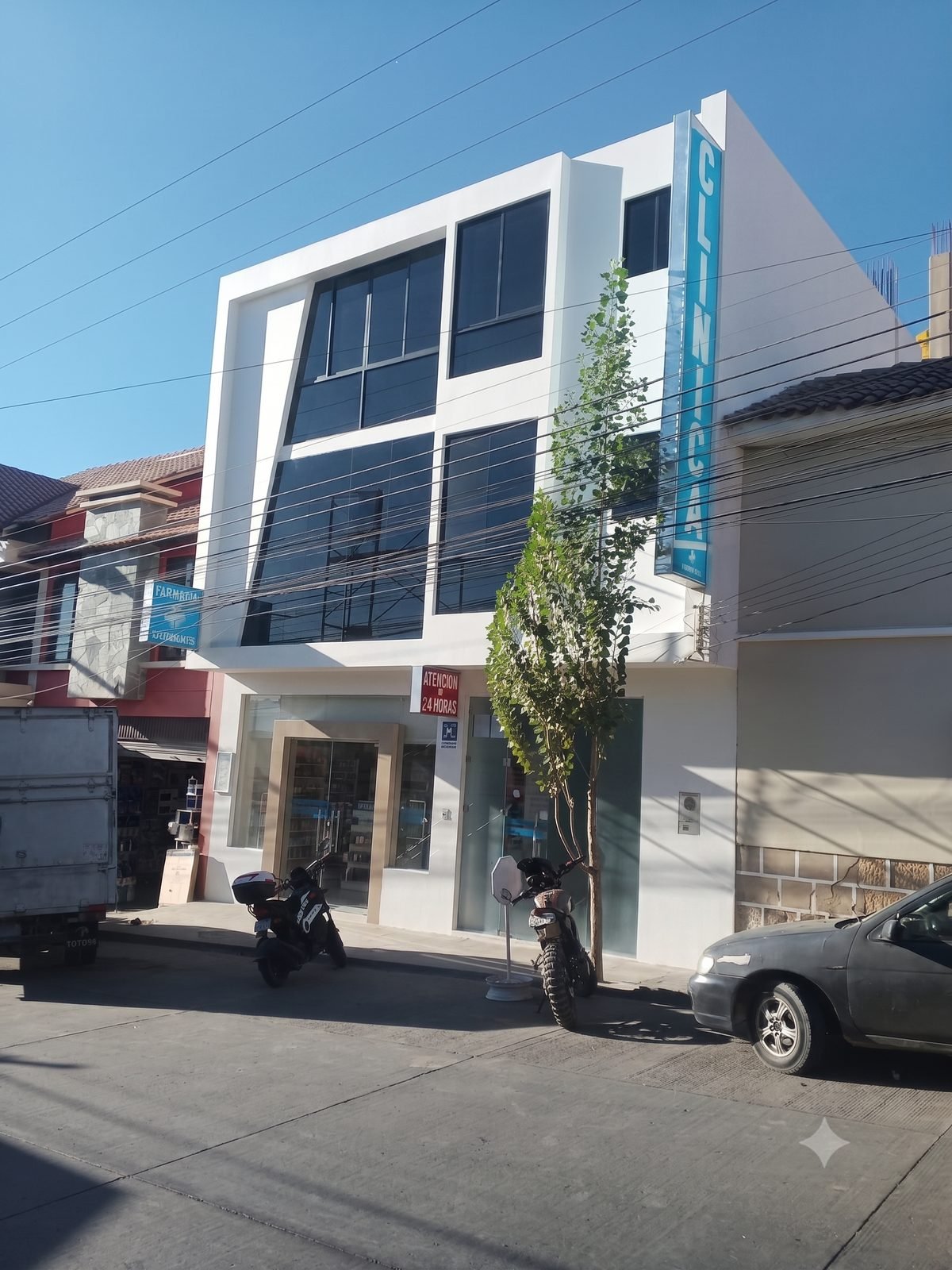 Fachada Clínica Camino Real